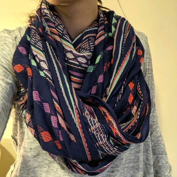 Patterned Scarf - Picture 1 of 4